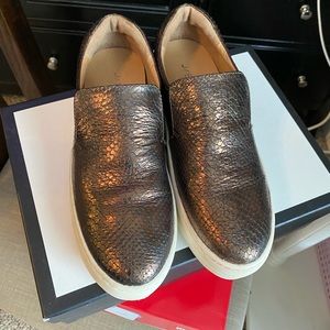 Jslides Metallic slipons